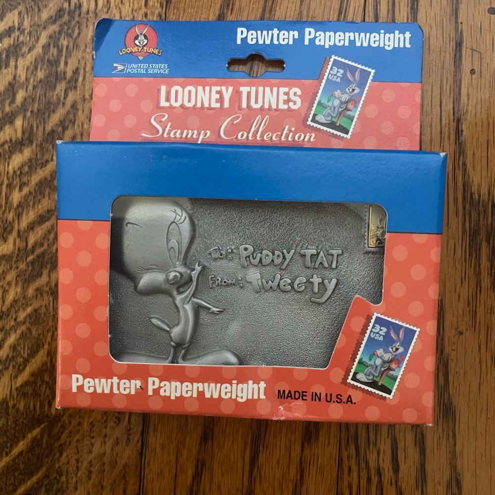 Vintage Looney Tunes pewter paperweight - Picture 2 of 3